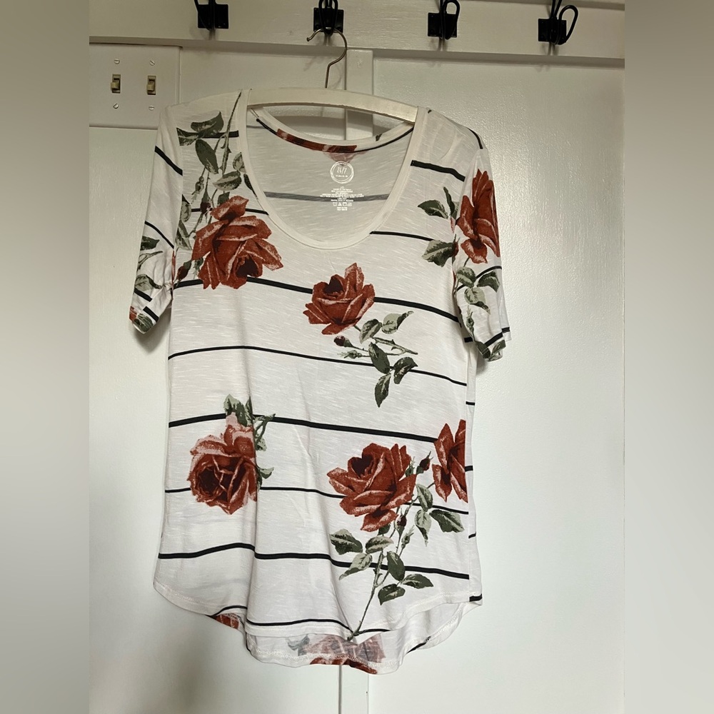 Stripes & Roses Scoop Neck tee